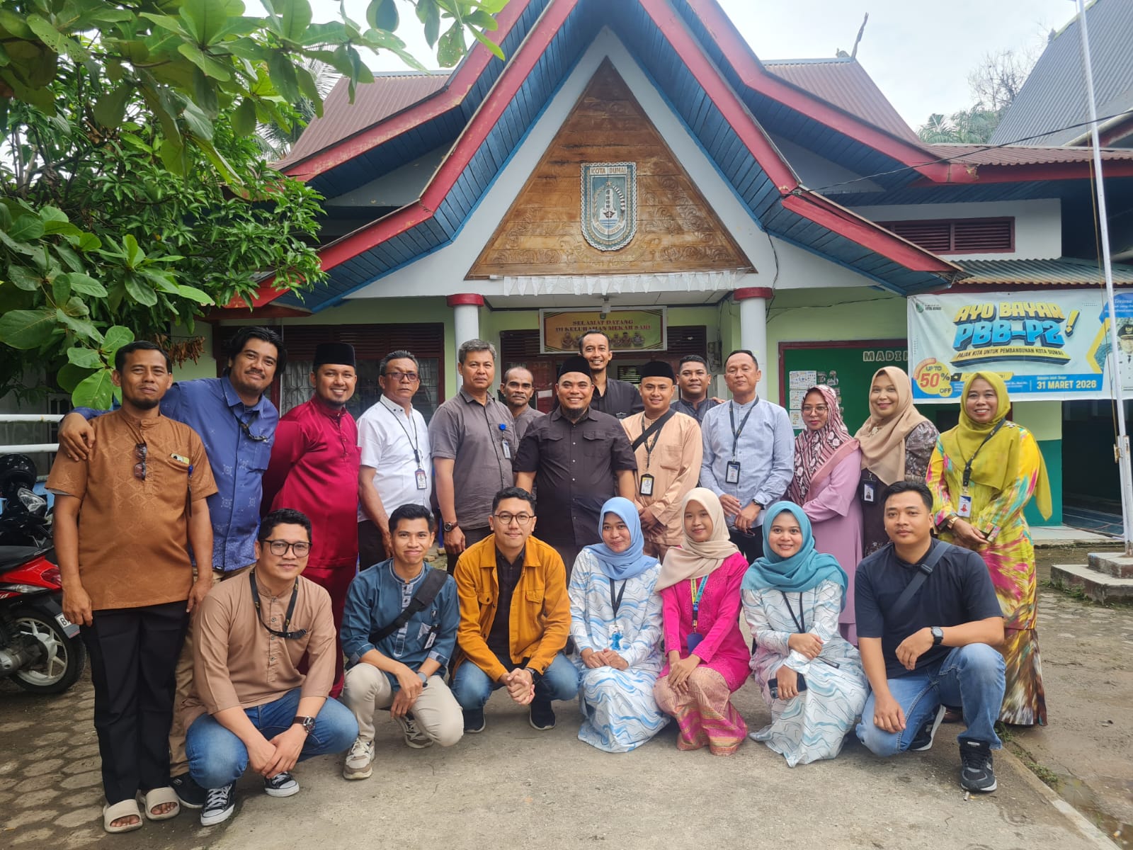 DIREKTUR UTAMA PT. PELABUHAN DUMAI BERSERI (PERSERODA) RESMI TUTUP KEGIATAN KHITANAN MASSAL DI KELURAHAN MEKAR SARI