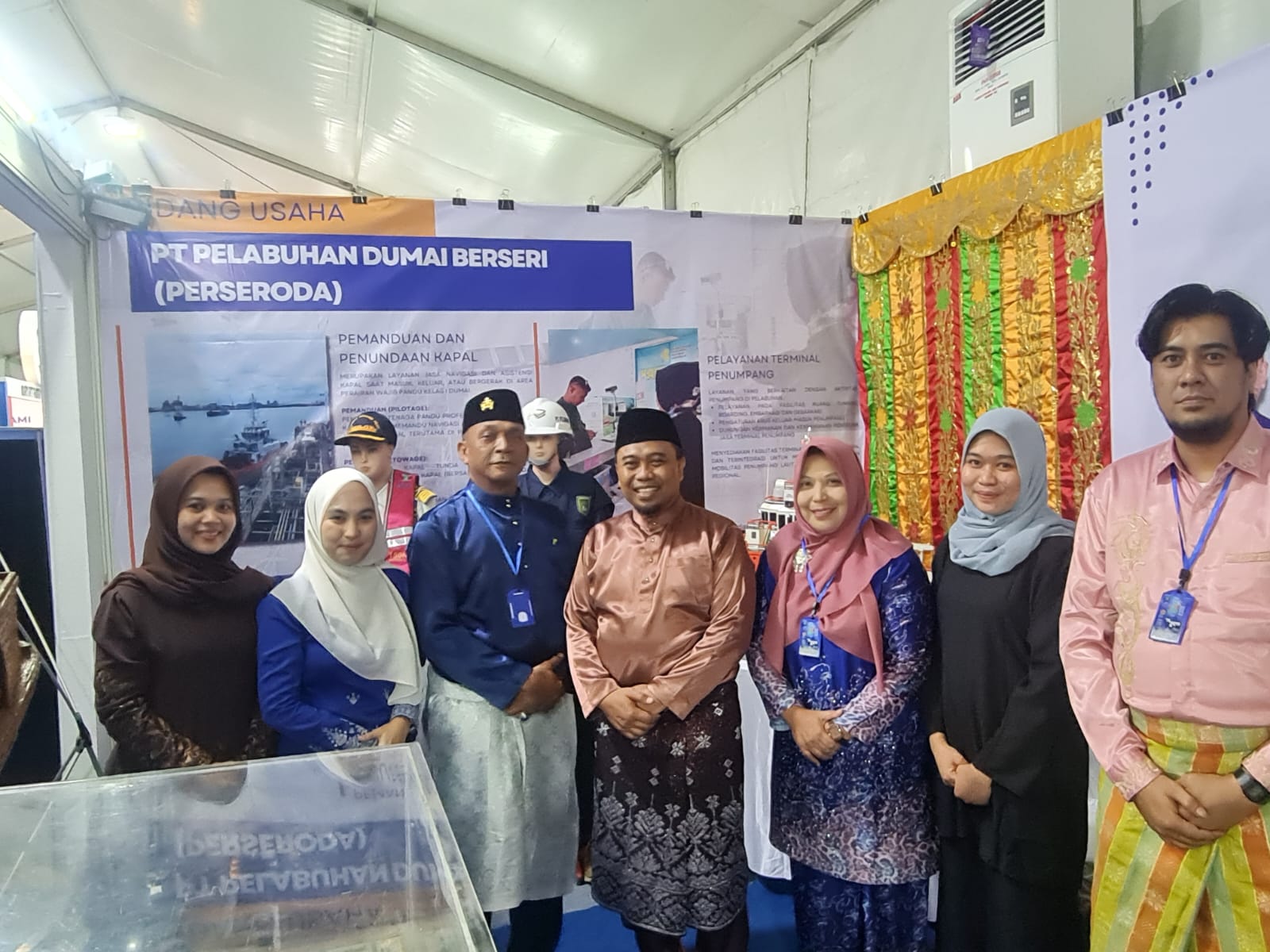 KETUA DPRD KOTA DUMAI KUNJUNGI STAND PT. PELABUHAN DUMAI BERSERI (PERSERODA) SAAT PEMBUKAAN DUMAI EXPO