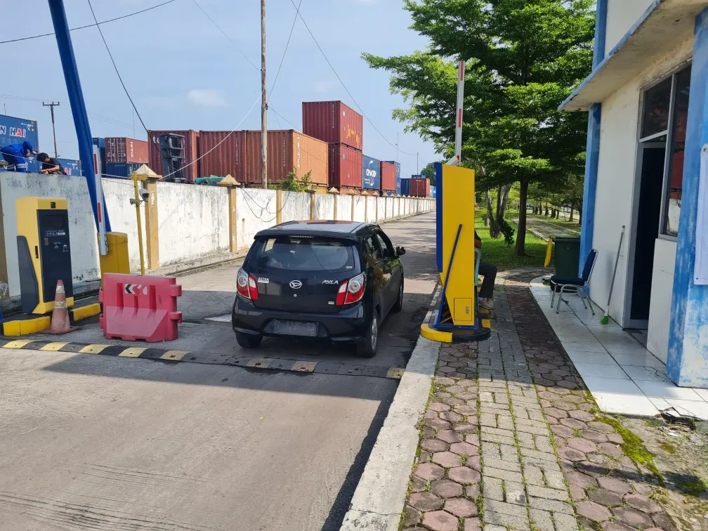 PT PELABUHAN INDONESIA REGIONAL 1 DUMAI TERAPKAN SISTEM PEMBAYARAN NONTUNAI UNTUK PASS KENDARAAN